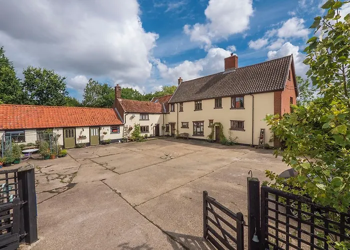 Valley Farmhouse, Westhall