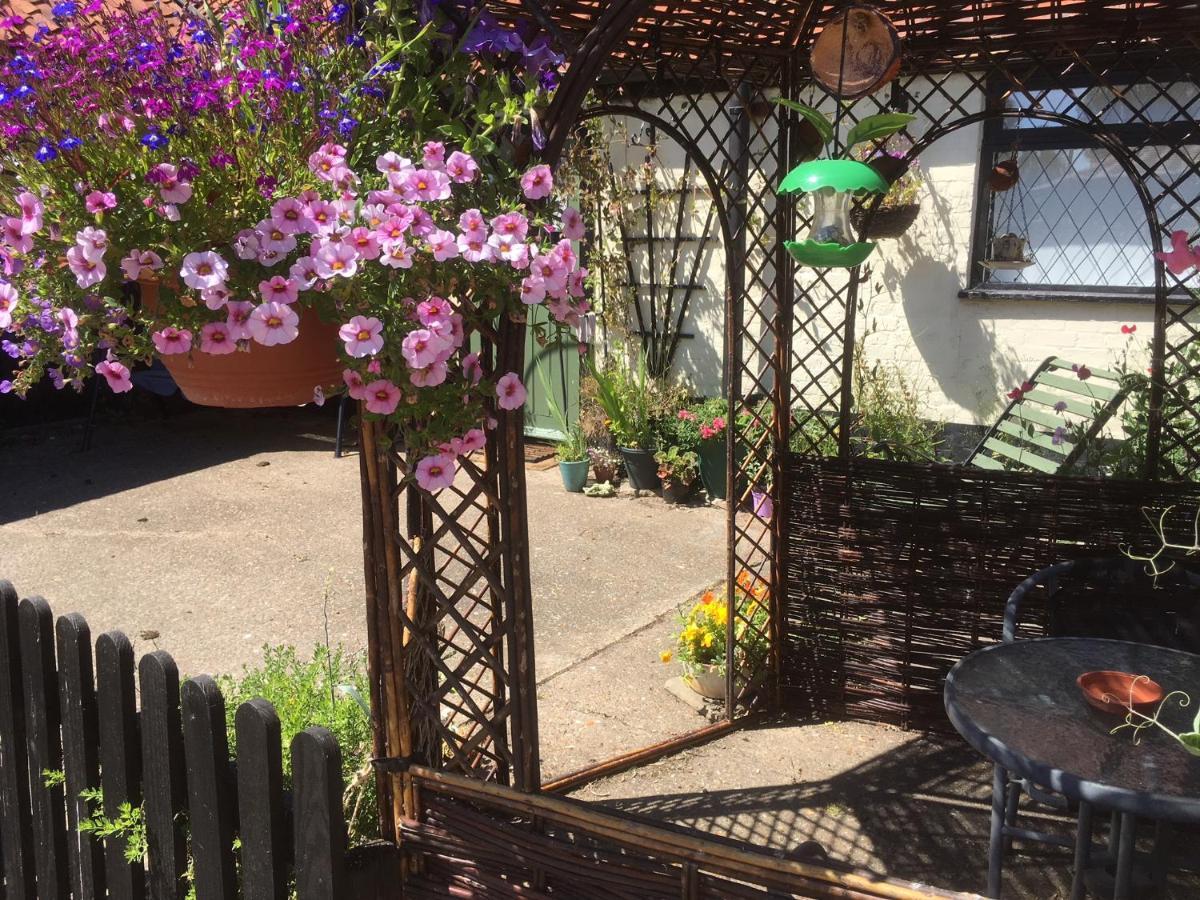 Bed & Breakfast Valley Farmhouse, Westhall 4*